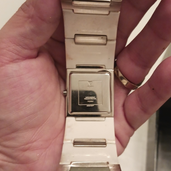 Guess Laquer Watch ⌚️ 😍😍 - Picture 4 of 8